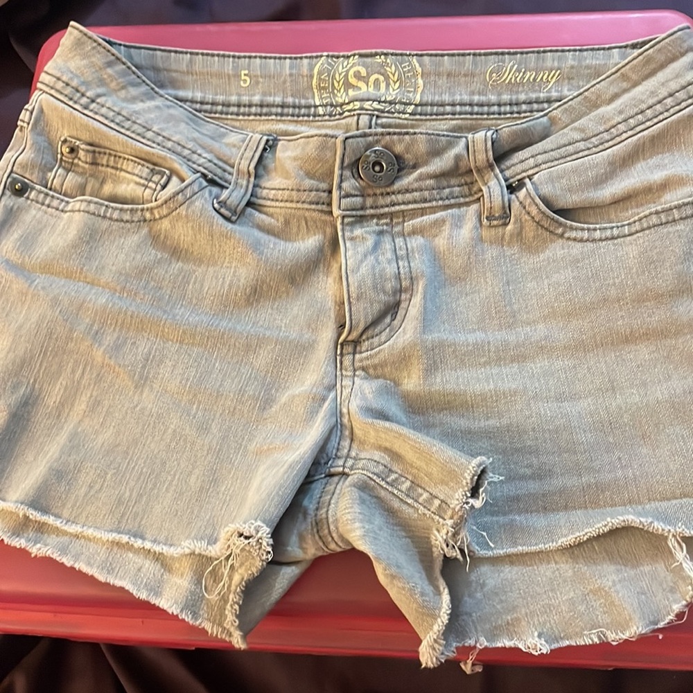 Cute Summer Cut Off Shorts SO Brand Light Gray Snug Size 5